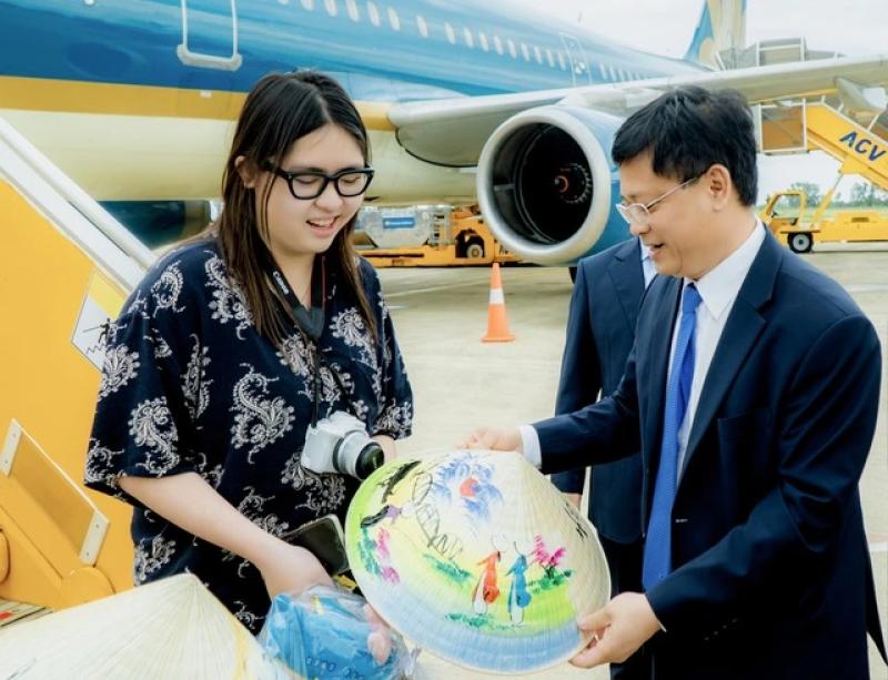 Khoảnh khắc Vietnam Airlines đón hành khách thứ 350 triệu- Ảnh 3.