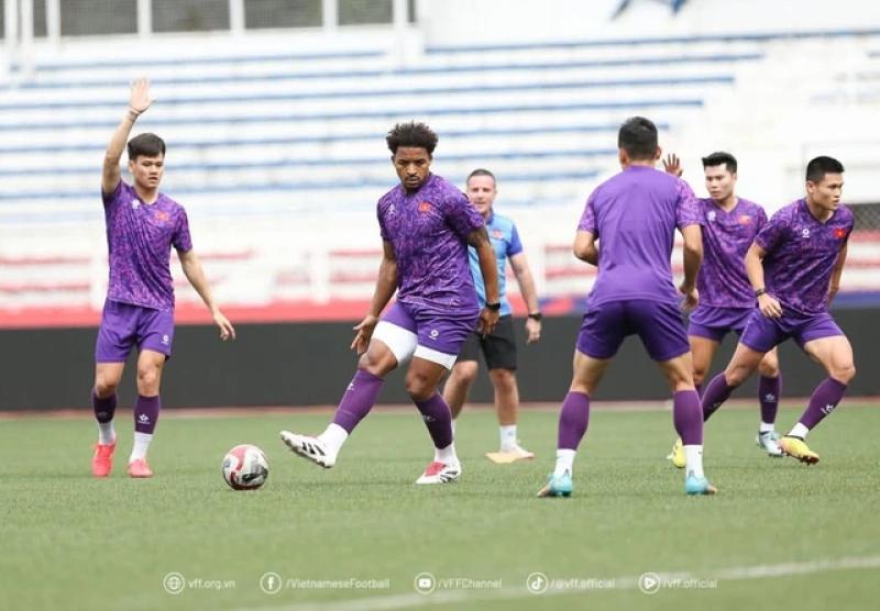 HLV Kim Sang Sik: ‘Tôi mong chờ Xuân Son và Văn Hậu, sẵn sàng mở cửa cho Chung Đỗ nếu…’- Ảnh 8.