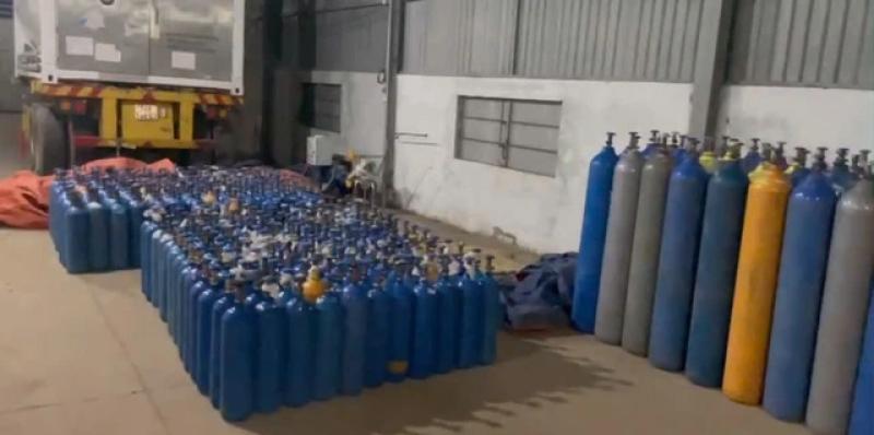 Công an TP.HCM triệt phá đường dây mua bán khí cười, thu lợi hơn 100 tỉ đồng- Ảnh 2.