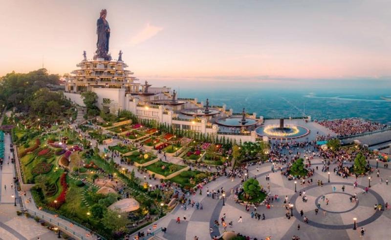 Tây Ninh: ‘Bí quyết’ để Núi Bà Đen cán mốc 4 triệu lượt khách sau 7 tháng - Ảnh 1.