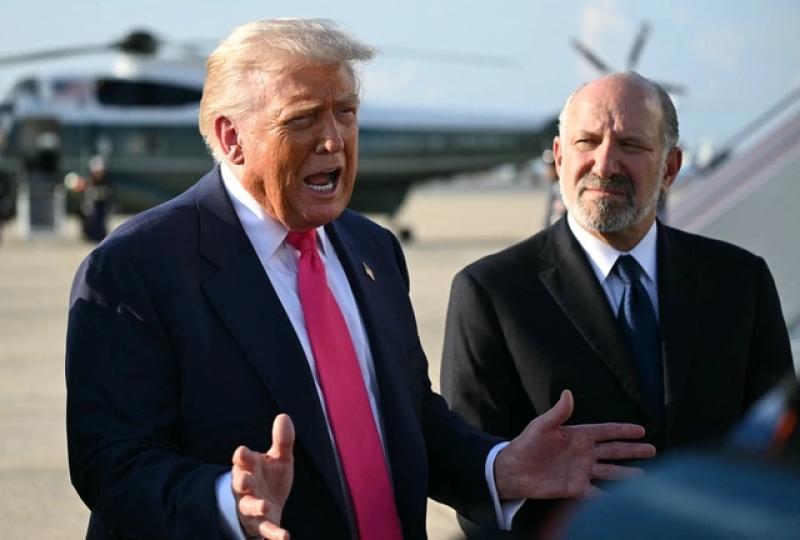 Ông Trump công bố chính sách thương mại Mỹ với thuế 10 % đối với 100 nước - Ảnh 1.