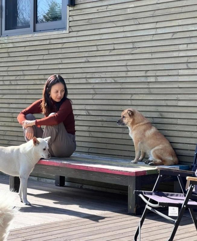 Lý do thật sự khiến 'nữ hoàng gợi cảm' Lee Hyori về đảo Jeju ở ẩn - Ảnh 1.