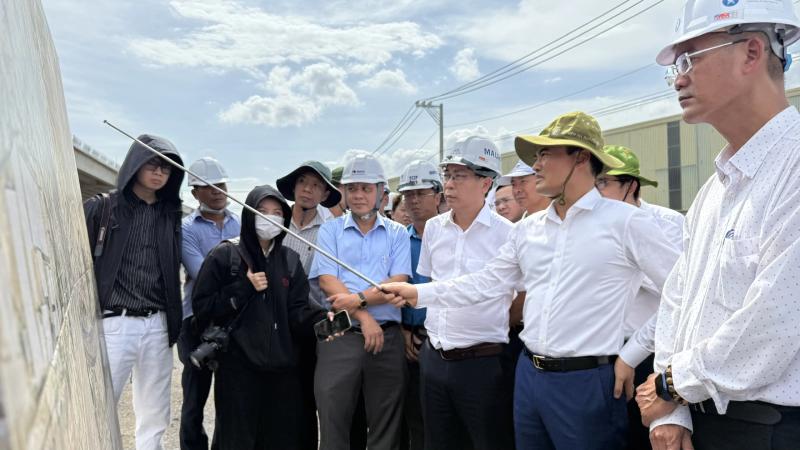 TP.HCM: Phó chủ tịch Bùi Văn Cường kiểm tra công trình giao thông, tháo gỡ ùn tắc- Ảnh 2.