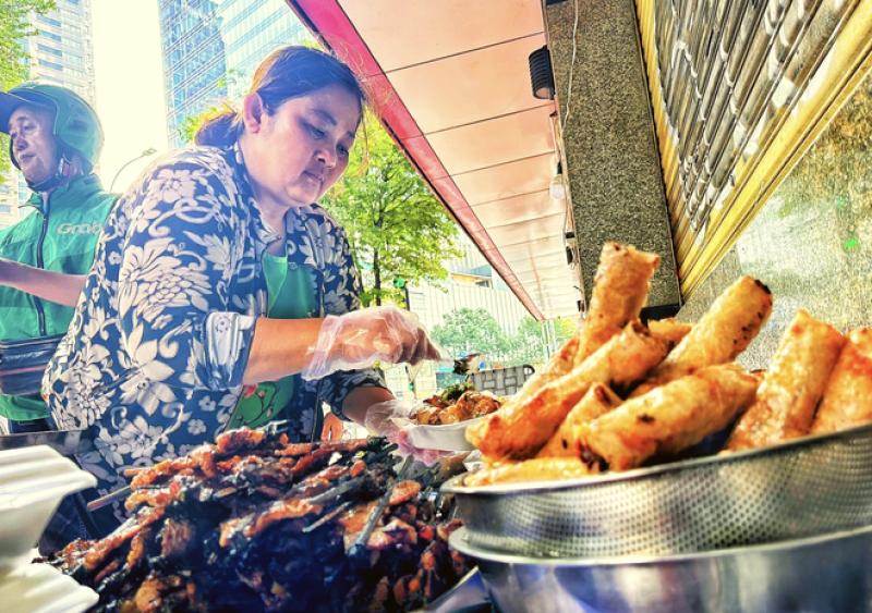 Phường Bến Thành có bún vỉa hè 'mắc nhất TP.HCM', Phở 2000 tổng thống Mỹ ghé ăn - Ảnh 3. Phường Bến Thành có bún vỉa hè 'mắc nhất TP.HCM', Phở 2000 tổng thống Mỹ ghé ăn - Ảnh 3.