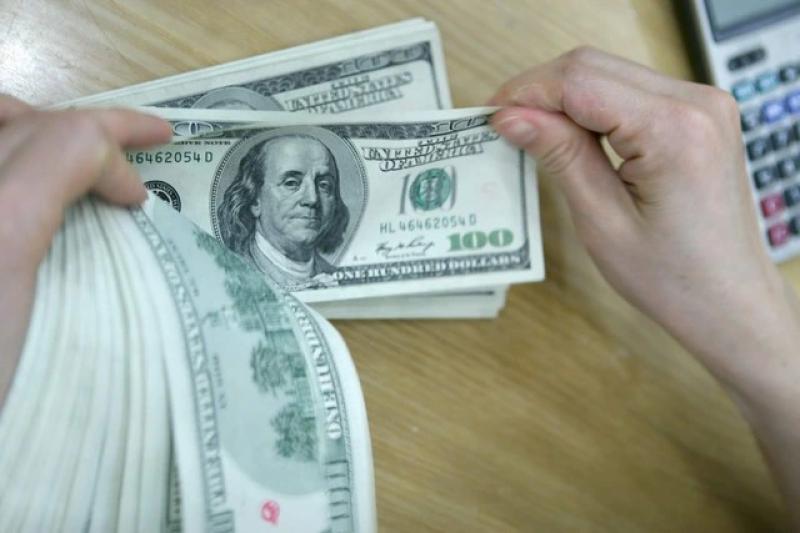 Giá USD tăng cao kỷ lục, lãi suất tiếp tục đi lên- Ảnh 1.