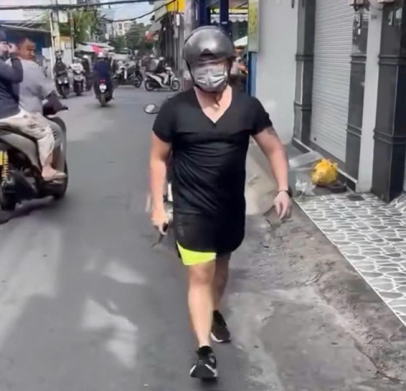 TP.HCM: Tạm giữ kẻ cầm dao đe dọa người đi đường ở phường Thông Tây Hội- Ảnh 1.