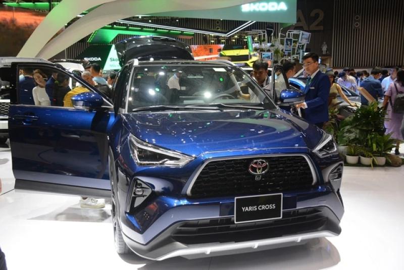 Ô tô Crossover hạng B tại Việt Nam ồ ạt giảm giá, ra mẫu mã mới - Ảnh 2.