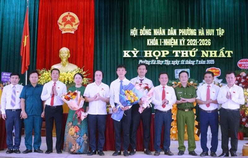 'Ngày đầu thực hiện chính quyền địa phương 2 cấp như thế này là quá tốt' - Ảnh 3. 'Ngày đầu thực hiện chính quyền địa phương 2 cấp như thế này là quá tốt' - Ảnh 3.