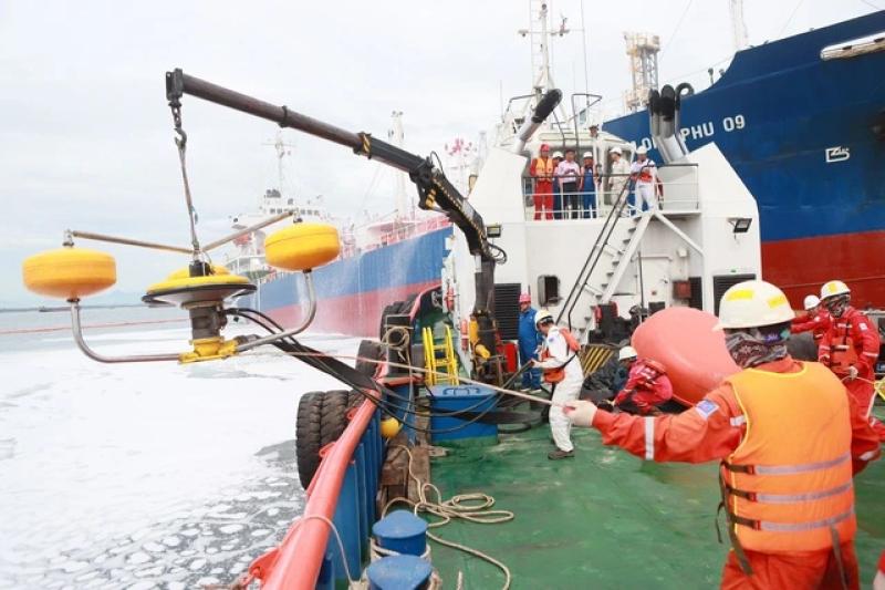 BSR diễn tập ứng phó sự cố khẩn cấp: Sẵn sàng trước mọi tình huống nguy hiểm- Ảnh 3. BSR diễn tập ứng phó sự cố khẩn cấp: Sẵn sàng trước mọi tình huống nguy hiểm- Ảnh 3.