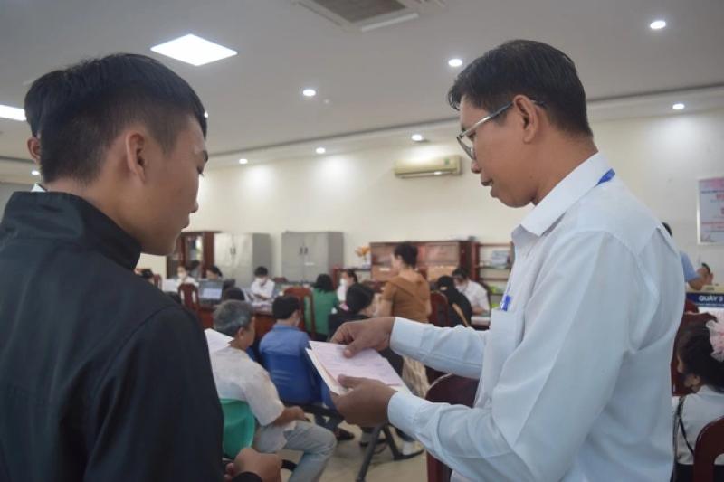 Vận hành chính quyền địa phương 2 cấp tại miền Tây: Thủ tục hành chính ra sao?- Ảnh 4.