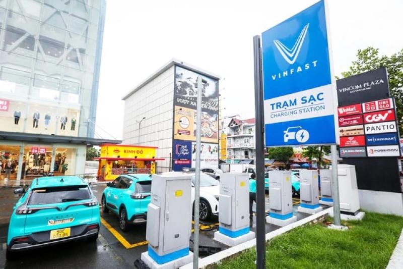 Chỉ khi giải được nỗi lo trạm sạc, người dân mới an tâm chuyển sang xe điện- Ảnh 1.