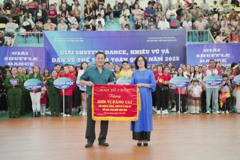 1.000 VĐV tranh tài hấp dẫn tại giải khiêu vũ, dân vũ thể thao toàn quốc- Ảnh 1.