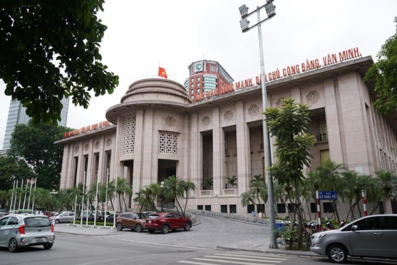Ngân hàng giảm lãi, cơ cấu nợ cho khách hàng vay bị ảnh hưởng bão- Ảnh 1.