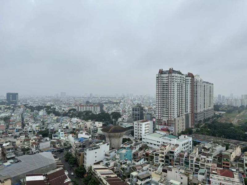 Sáng nay trời TP.HCM như Đà Lạt, sương mù hay ô nhiễm không khí?  - Ảnh 2.