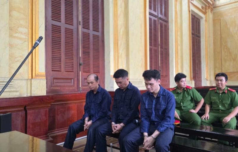Tòa trả hồ sơ vụ 3 cựu công an phường bị chủ spa lừa hơn 2,1 tỉ đồng- Ảnh 1.