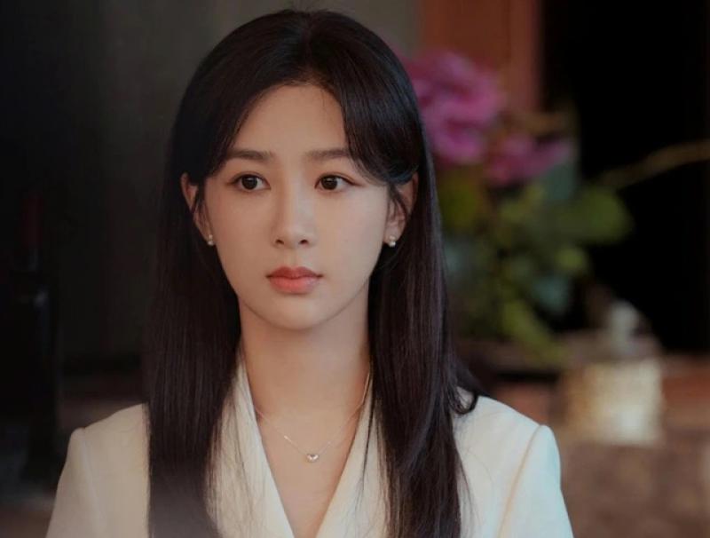 Dương Tử đi ngược lối mòn của showbiz Hoa ngữ - Ảnh 1.