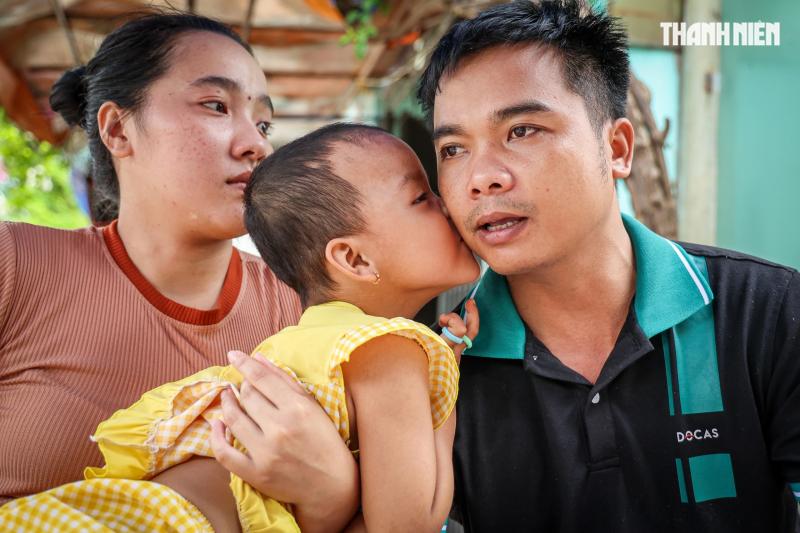 Con muốn sống: Bé gái ung thư khả năng bỏ mắt vì không còn tiền chữa trị- Ảnh 5.