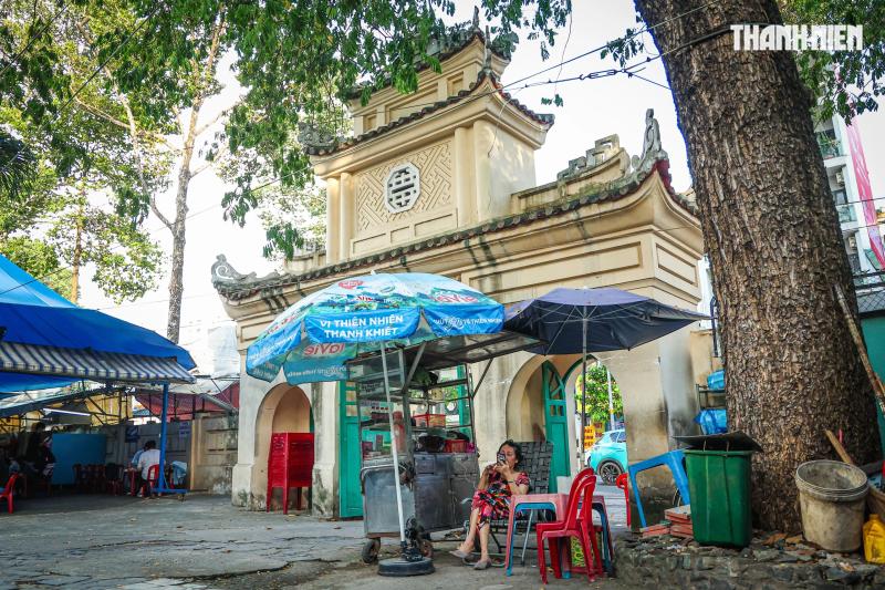 Mộ cổ 136 năm ở TP.HCM hình bát giác, của bác học thông thạo 26 ngôn ngữ- Ảnh 1.