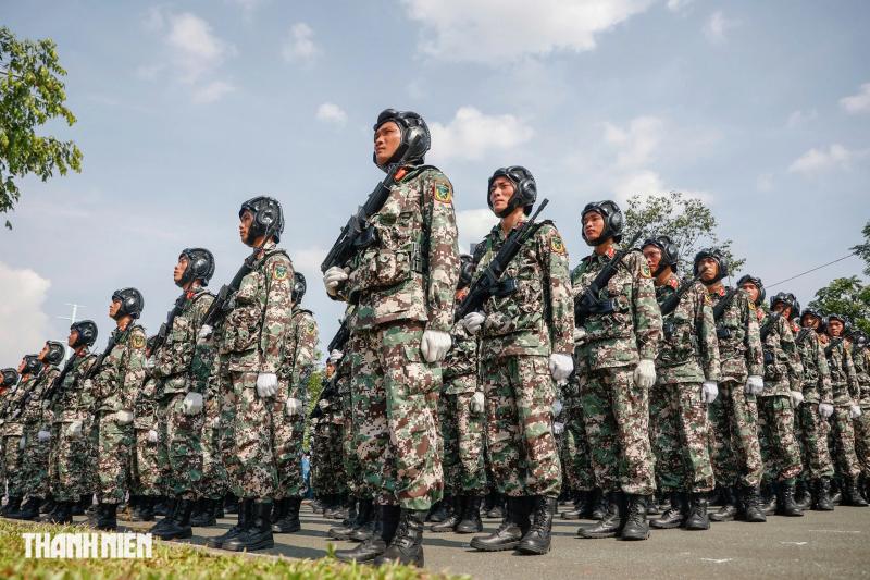 Chiến sĩ đẫm mồ hôi, 'gồng mình' trên mặt đường ảo ảnh luyện tập cho nhiệm vụ A80- Ảnh 5. Chiến sĩ đẫm mồ hôi, 'gồng mình' trên mặt đường ảo ảnh luyện tập cho nhiệm vụ A80- Ảnh 5.
