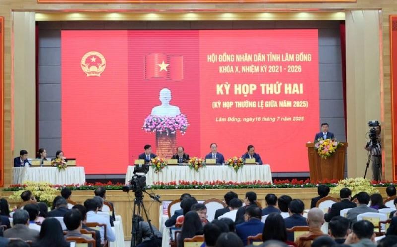 Lâm Đồng chi hơn 68,6 tỉ đồng hỗ trợ cán bộ sau sáp nhập- Ảnh 1.