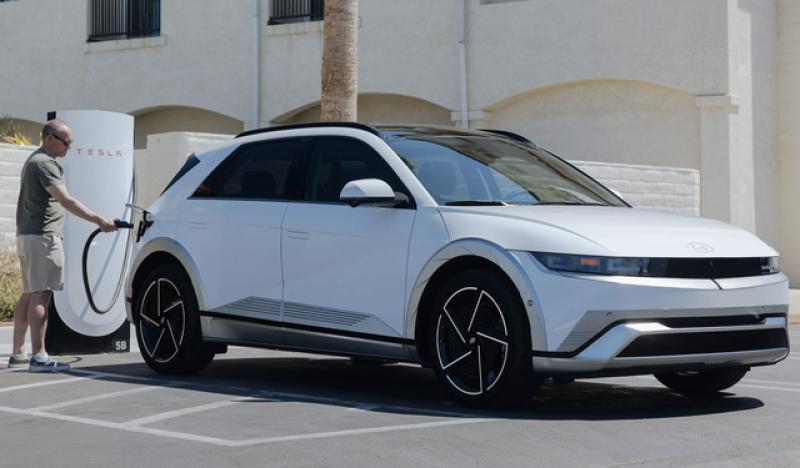 Hyundai Ioniq 5 có nguy cơ cháy, hãng khuyến cáo chủ xe không đỗ xe trong nhà - Ảnh 1.