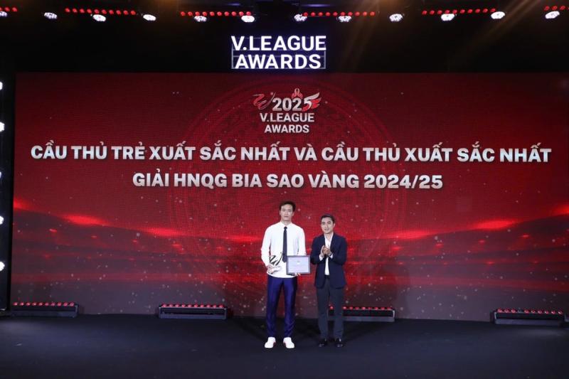 Hoàng Đức và Alan Grafite xuất sắc nhất mùa, HAGL chưa có duyên với các danh hiệu cá nhân- Ảnh 5.