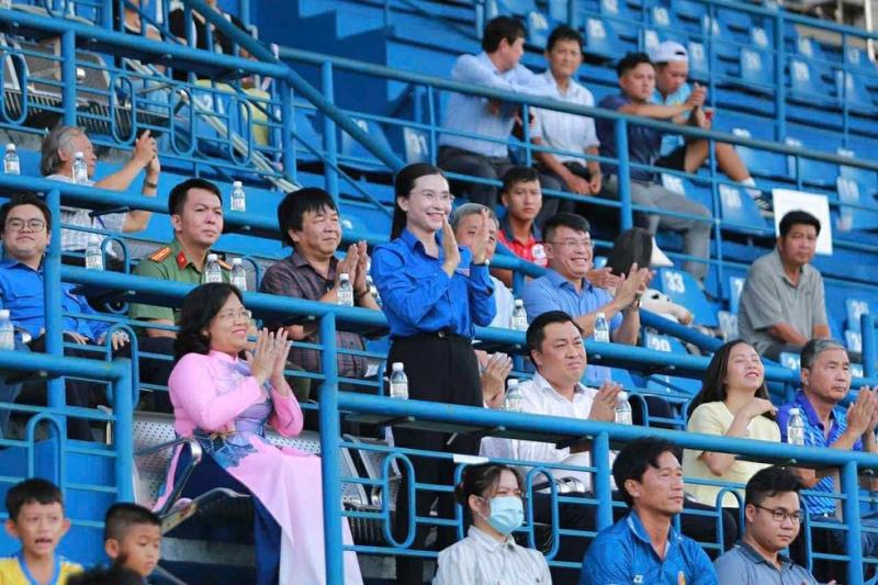 Sôi nổi khai mạc giải bóng đá thiếu niên U.13 toàn quốc Yamaha Cup 2025- Ảnh 2.