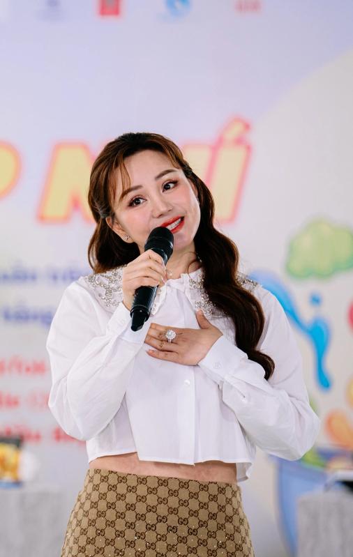 Vy Oanh, Dương Cẩm Lynh bày tỏ kỳ vọng ở con trai - Ảnh 1.