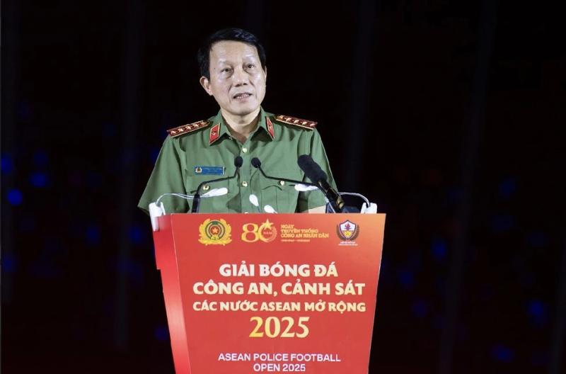 Thủ tướng Phạm Minh Chính dự lễ khai mạc giải bóng đá Công an-Cảnh sát ASEAN  - Ảnh 4.