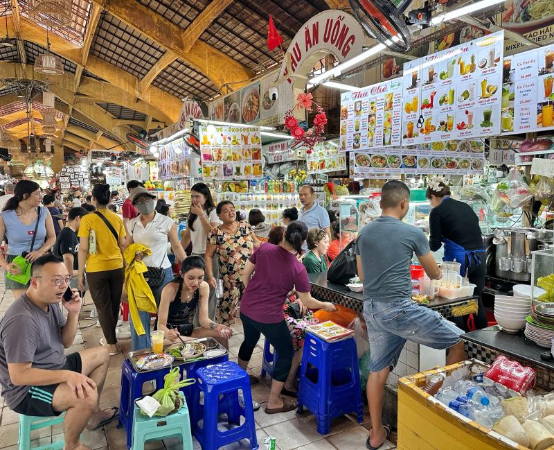 Phường Bến Thành có bún vỉa hè 'mắc nhất TP.HCM', Phở 2000 tổng thống Mỹ ghé ăn - Ảnh 1. Phường Bến Thành có bún vỉa hè 'mắc nhất TP.HCM', Phở 2000 tổng thống Mỹ ghé ăn - Ảnh 1.