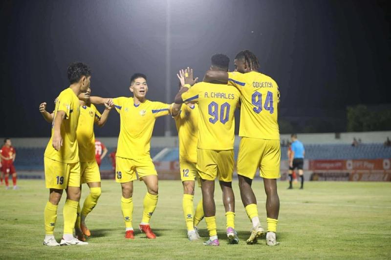 Đội Quảng Nam bất ngờ bỏ V-League, VFF vào cuộc gấp: Mùa giải mới chưa đá đã lao đao- Ảnh 1.