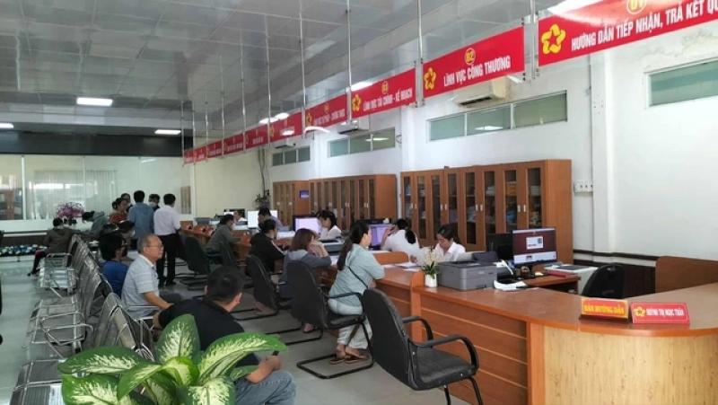 Cà Mau: Trung tâm hành chính công 'bật dậy' mạnh mẽ sau hợp nhất bộ máy   - Ảnh 2.