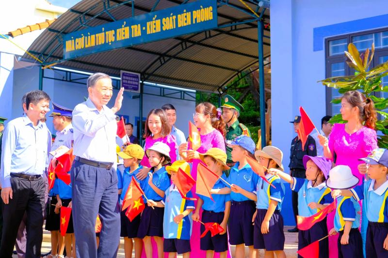 13 đặc khu của Việt Nam: Đặc khu Cồn Cỏ pháo đài xanh trên Biển Đông- Ảnh 15.