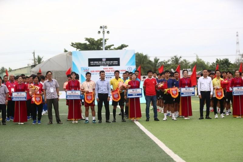 Huỳnh Quốc Cường, Phan Thanh Bình truyền cảm hứng cho giải sinh viên Trường ĐH Đồng Tháp- Ảnh 1. Huỳnh Quốc Cường, Phan Thanh Bình truyền cảm hứng cho giải sinh viên Trường ĐH Đồng Tháp- Ảnh 1.