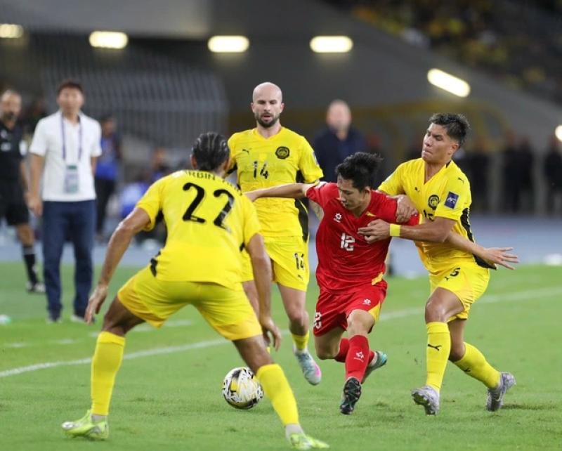 Lý do báo Malaysia đòi xác minh nguồn gốc cầu thủ nhập tịch dù FIFA vẫn im tiếng- Ảnh 2.