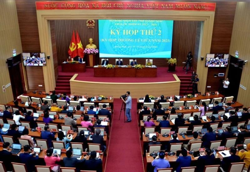 Quảng Ngãi: Thông qua chính sách hỗ trợ đi lại, nhà ở sau sáp nhập tỉnh  - Ảnh 1.