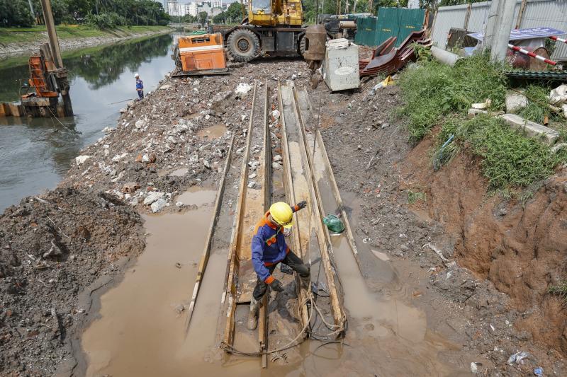 Hà Nội gấp rút 'hồi sinh' sông Tô Lịch  - Ảnh 2.