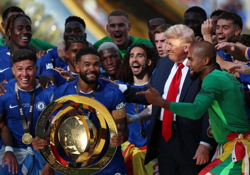 ‘Độc lạ’ Club World Cup: Tổng thống Trump giữ cúp xịn, đội vô địch Chelsea chỉ nhận bản sao- Ảnh 2.
