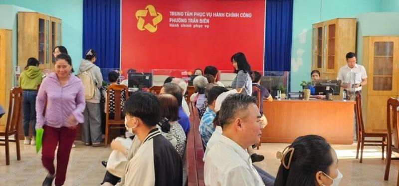 Đồng Nai: Rà soát tình trạng 'cò làm giấy tờ' tại trung tâm hành chính công- Ảnh 1.