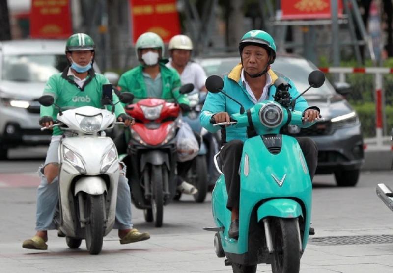 Trung bình mỗi tháng kiếm 8,7 triệu, tài xế công nghệ có đủ tiền đổi xe điện? - Ảnh 2. Trung bình mỗi tháng kiếm 8,7 triệu, tài xế công nghệ có đủ tiền đổi xe điện? - Ảnh 2.