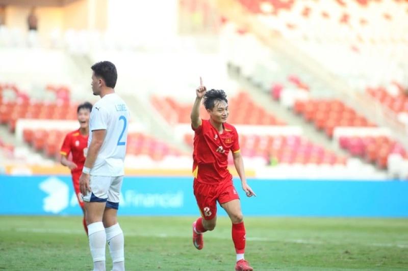 Văn Trường thừa nhận U.23 Việt Nam thiếu cây săn bàn thực thụ, thầy Kim có hành động đặc biệt- Ảnh 3.