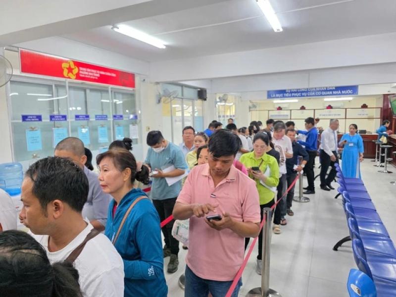 Người dân hài lòng với dịch vụ ‘một cửa’ tại P.Nha Trang- Ảnh 1.