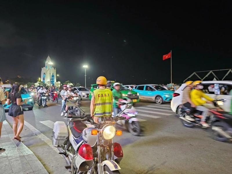 Người đăng clip ‘sợ’ Nha Trang bị phạt 5 triệu: Bài học trách nhiệm mạng xã hội- Ảnh 2.