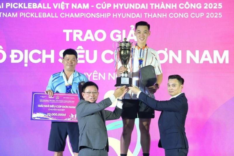 Trương Vinh Hiển thắng lớn ở giải pickleball Việt Nam 2025- Ảnh 1.
