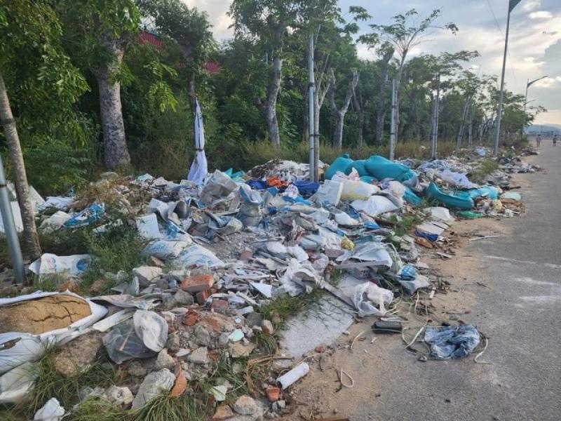 Gia Lai: Rác thải ngập tràn hai bên đường hệ thống thoát lũ 600 tỉ đồng- Ảnh 5.