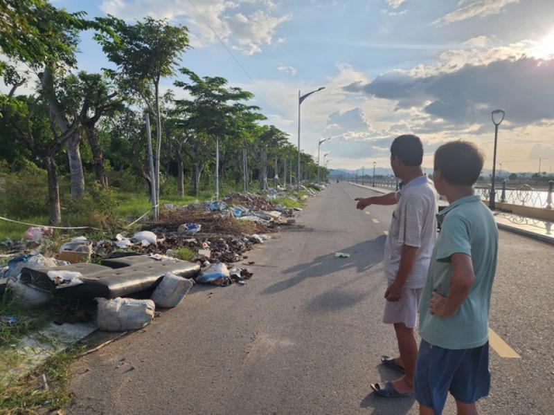 Gia Lai: Rác thải ngập tràn hai bên đường hệ thống thoát lũ 600 tỉ đồng- Ảnh 3.