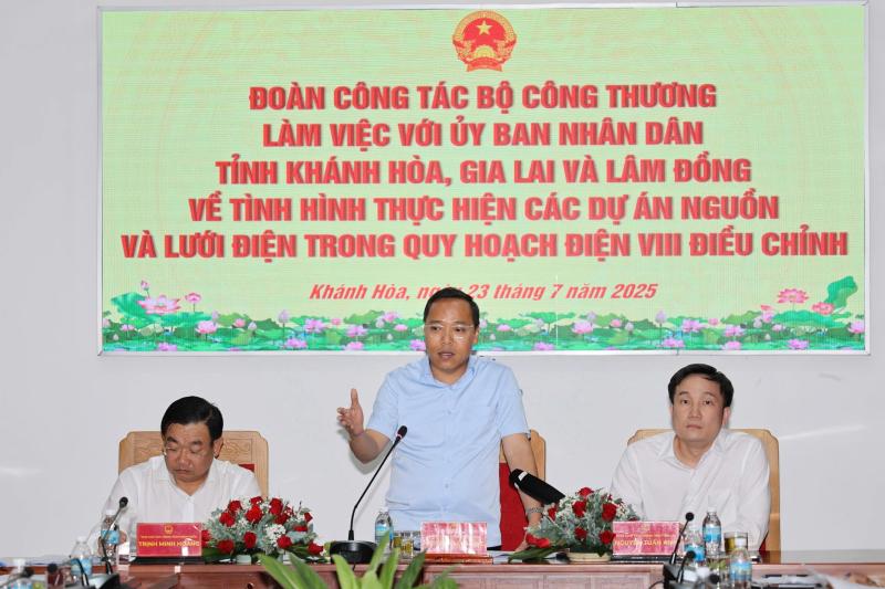 Kinh tế xanh: Bộ Công thương làm việc với ba tỉnh về dự án điện lực - Ảnh 1.