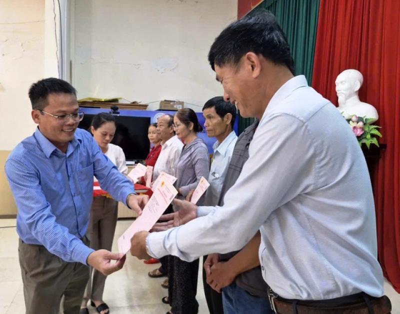 Cấp sổ hồng cho người dân: 'Làm vì nhân dân chứ không phải để lấy thành tích'- Ảnh 1.