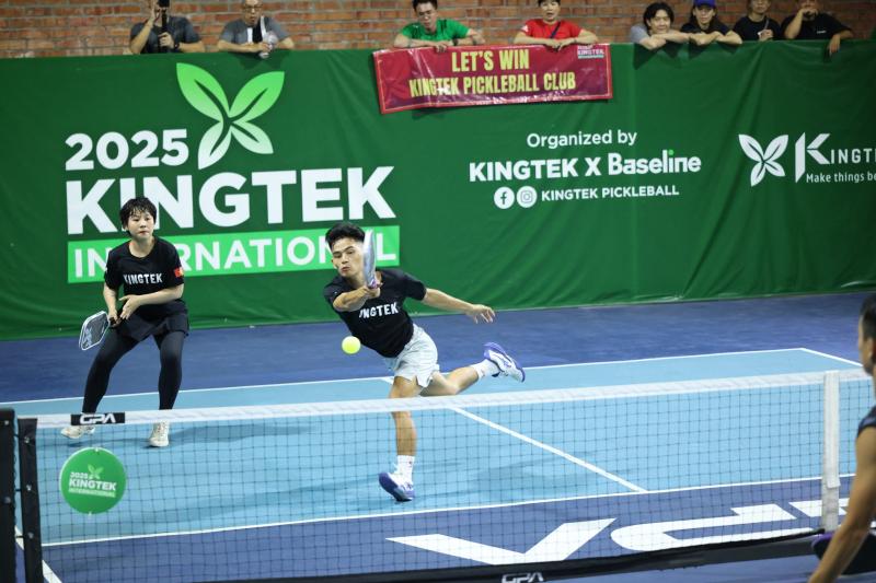 Các tay vợt Việt Nam gây sốt ở giải pickleball Kingtek International 2025- Ảnh 6. Các tay vợt Việt Nam gây sốt ở giải pickleball Kingtek International 2025- Ảnh 6.