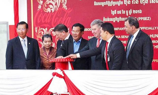 Ông Hun Sen lên tiếng vụ Coca-Cola bị 'tẩy chay' ở Campuchia vì một 1 rapper - Ảnh 2.